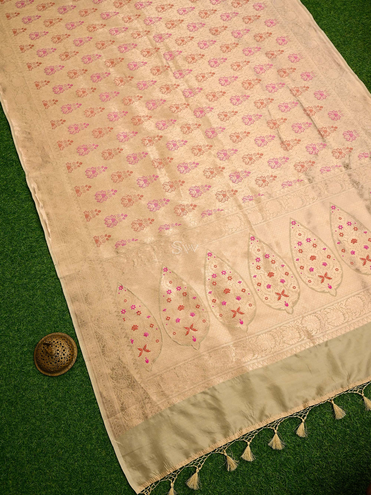 Cream Meenakari Silk Brocade Handloom Banarasi Saree