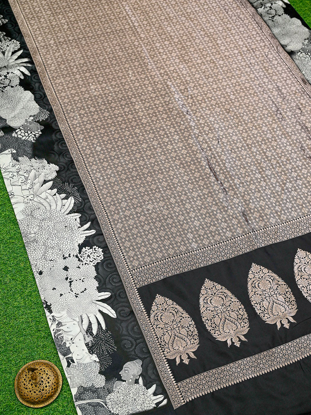 Black Silk Brocade Handloom Banarasi Saree
