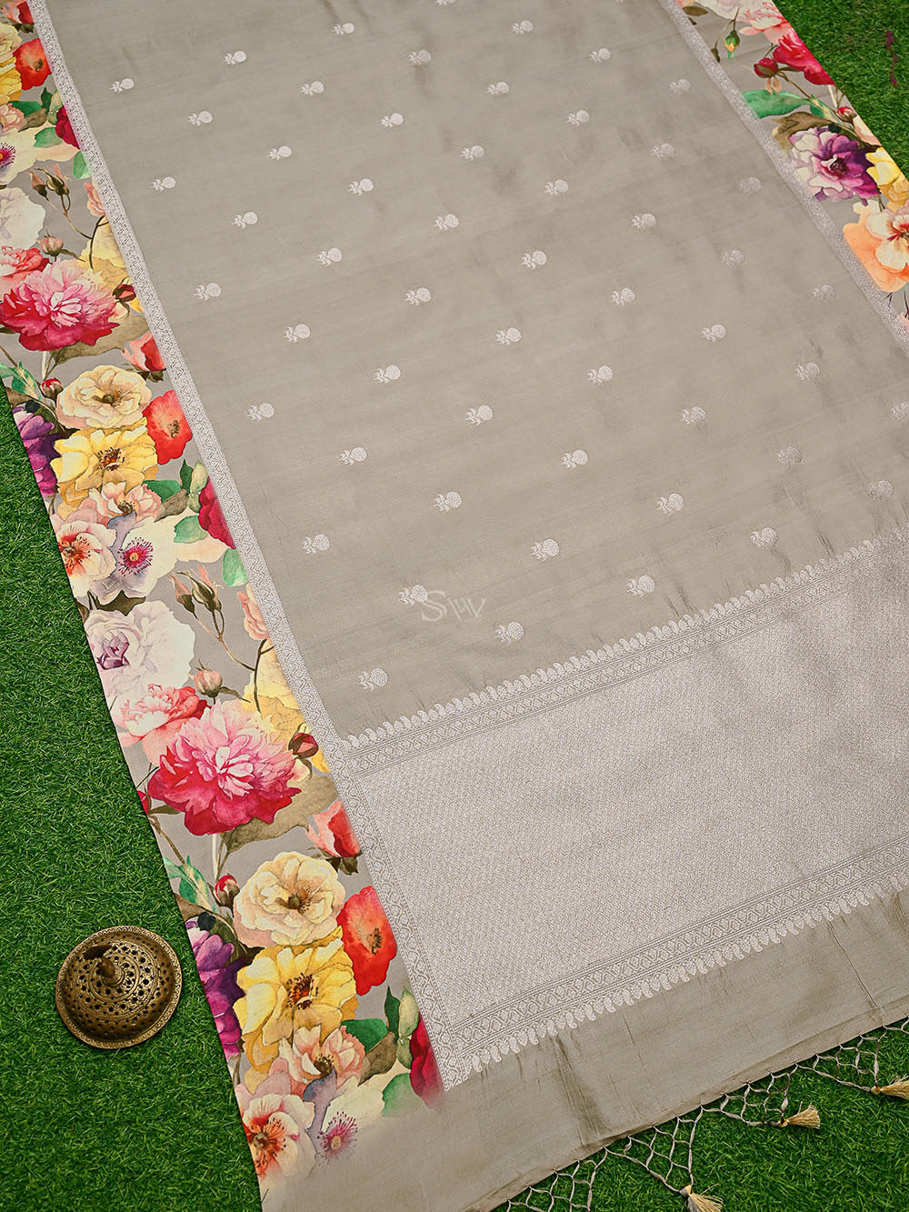 Grey Silver Booti Tussar Silk Handloom Banarasi Saree