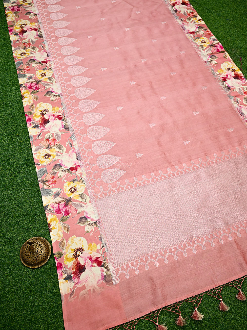 Peach Silver Booti Tussar Silk Handloom Banarasi Saree