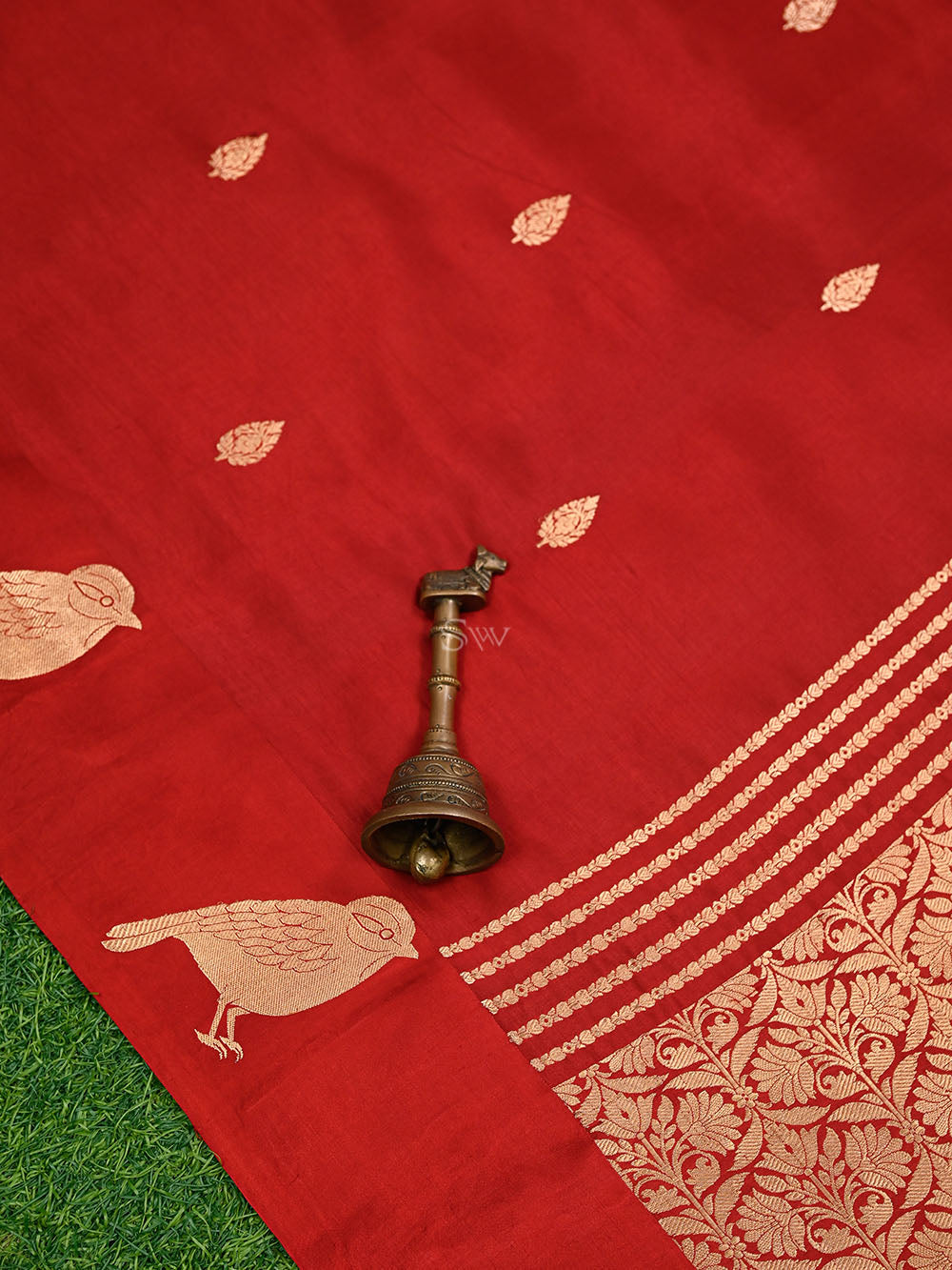 Maroon Booti Katan Silk Handloom Banarasi Saree - Sacred Weaves
