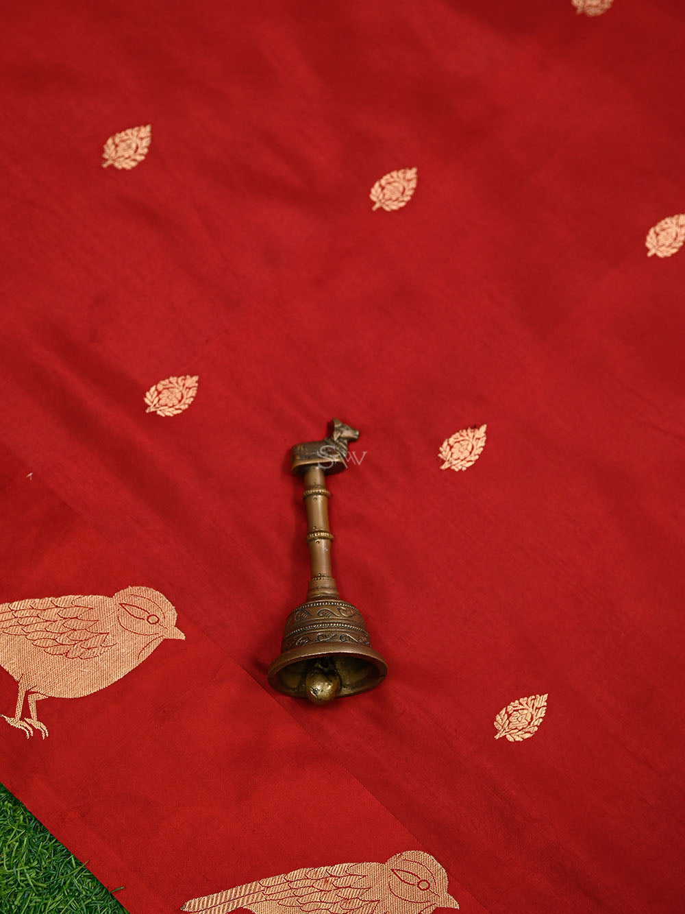 Maroon Booti Katan Silk Handloom Banarasi Saree - Sacred Weaves