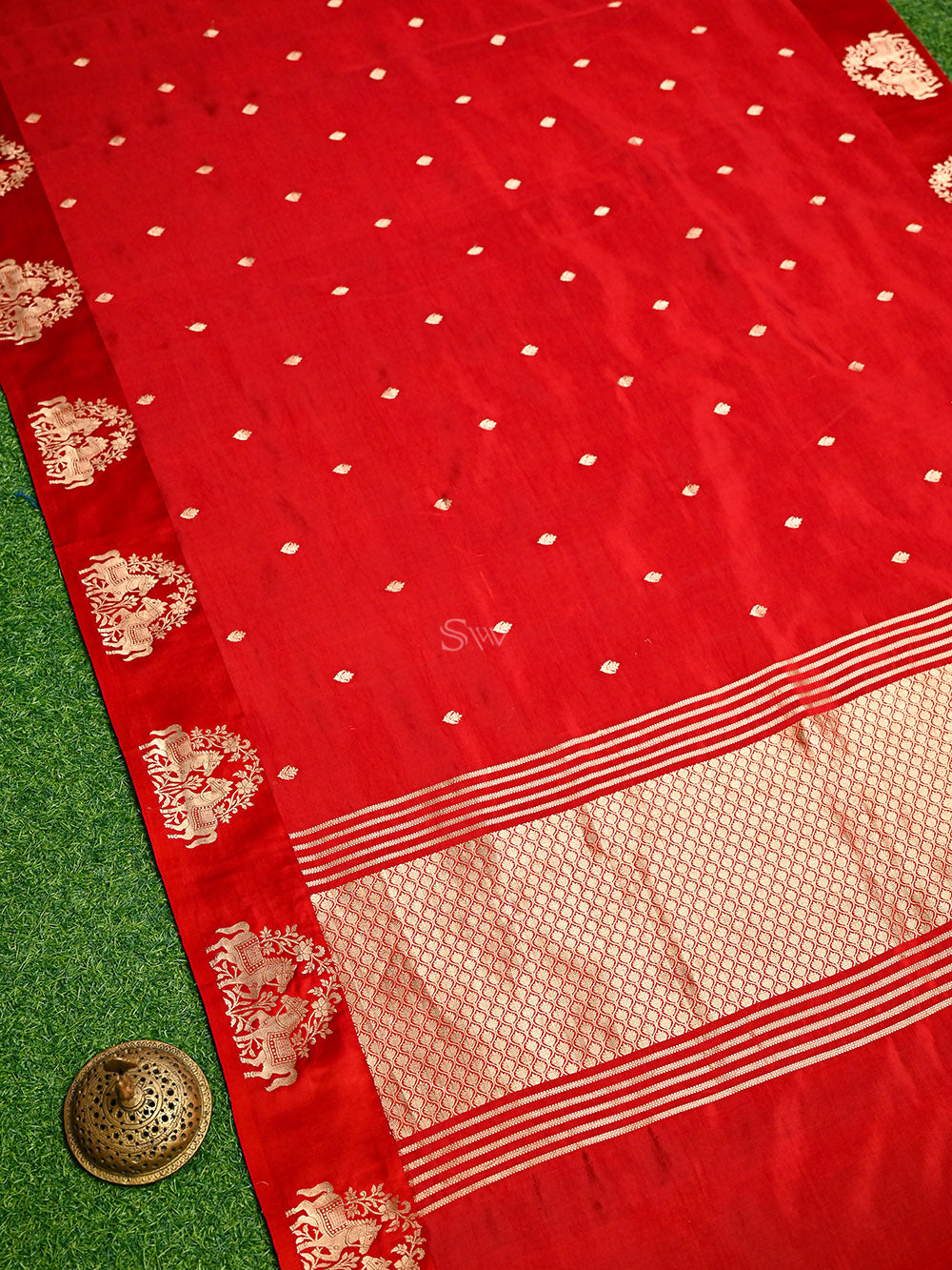 Dark Red Booti Katan Silk Handloom Banarasi Saree