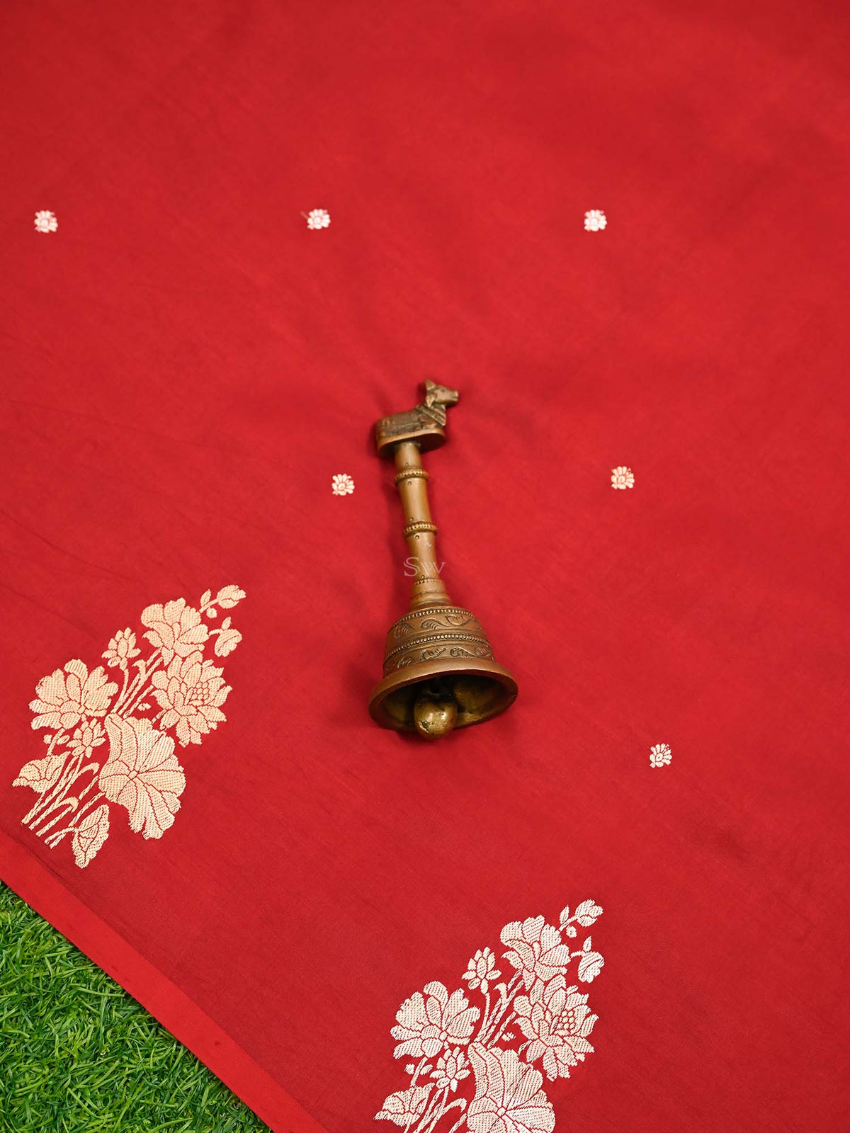 Maroon Booti Katan Silk Handloom Banarasi Saree