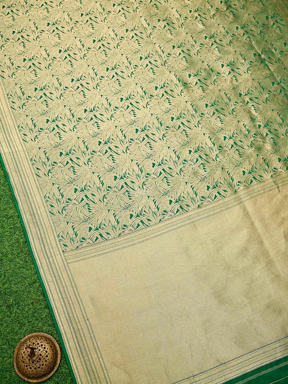 Bottle Green Silk Shikargah Brocade Handloom Banarasi Saree - Sacred Weaves