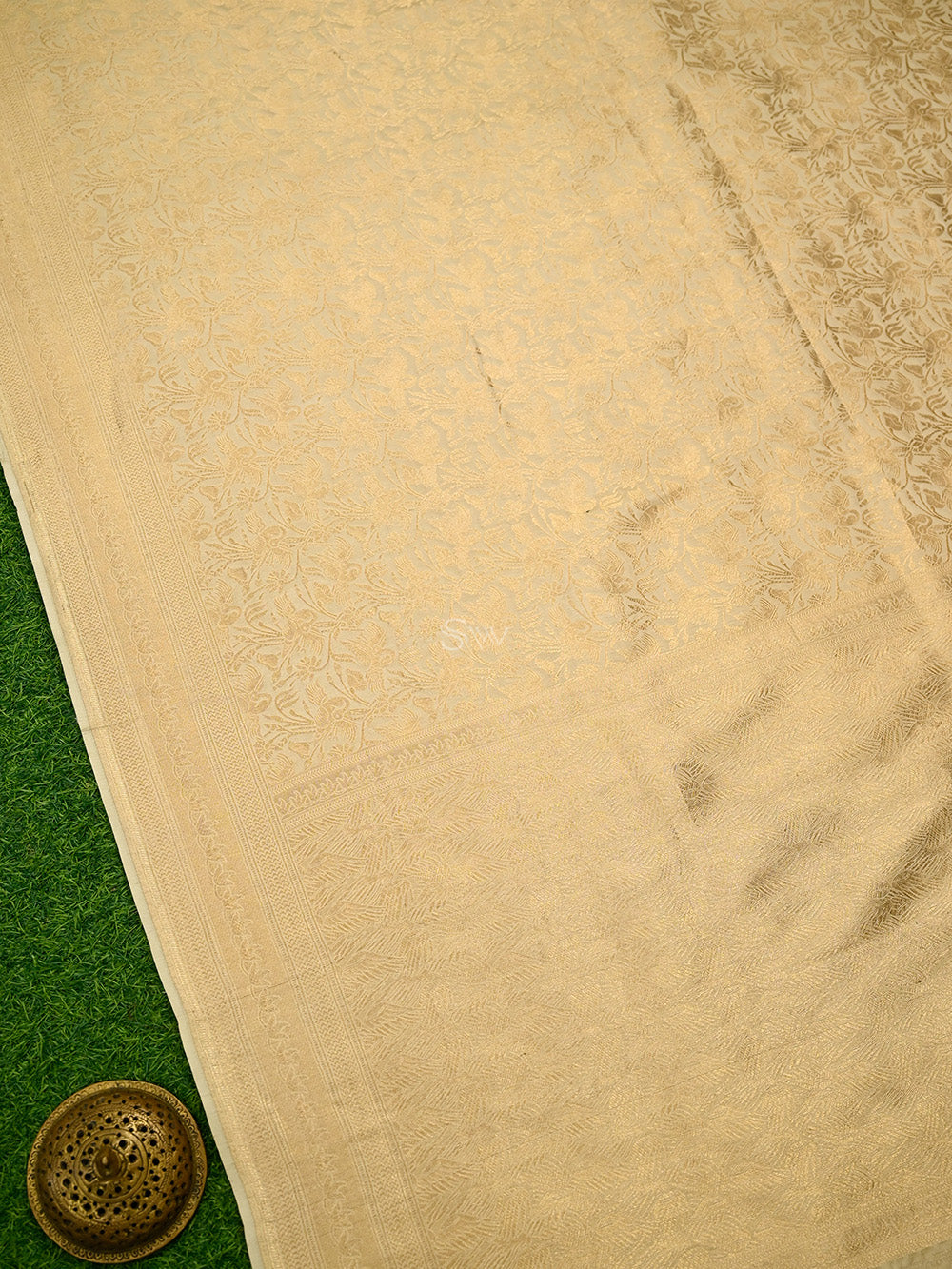 Beige Silk Shikargah Brocade Handloom Banarasi Saree - Sacred Weaves