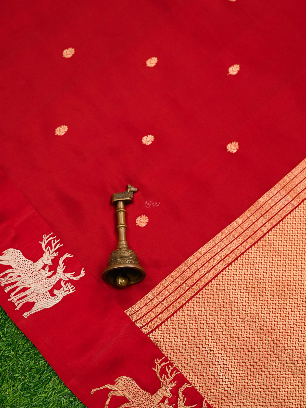 Red Booti Katan Silk Handloom Banarasi Saree