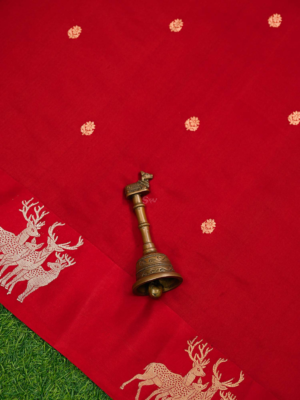 Red Booti Katan Silk Handloom Banarasi Saree