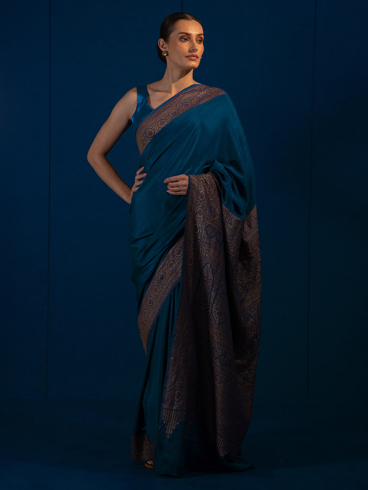Midnight Blue Plain Crepe Silk Handloom Banarasi Saree