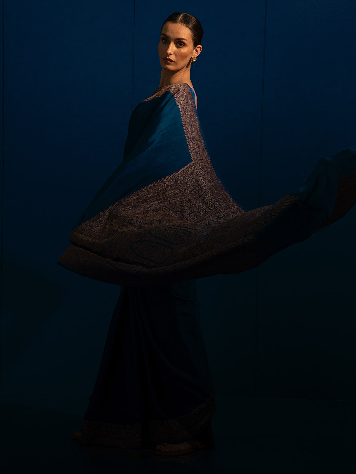 Midnight Blue Plain Crepe Silk Handloom Banarasi Saree