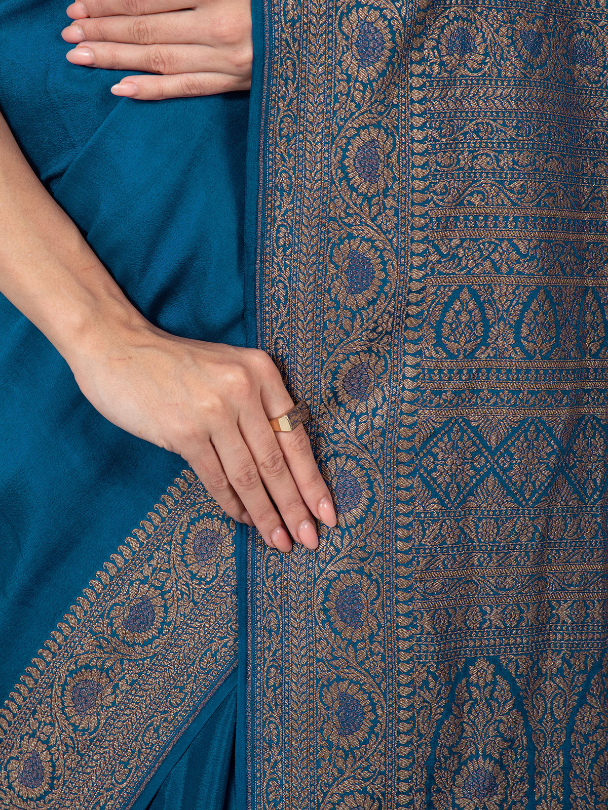 Midnight Blue Plain Crepe Silk Handloom Banarasi Saree