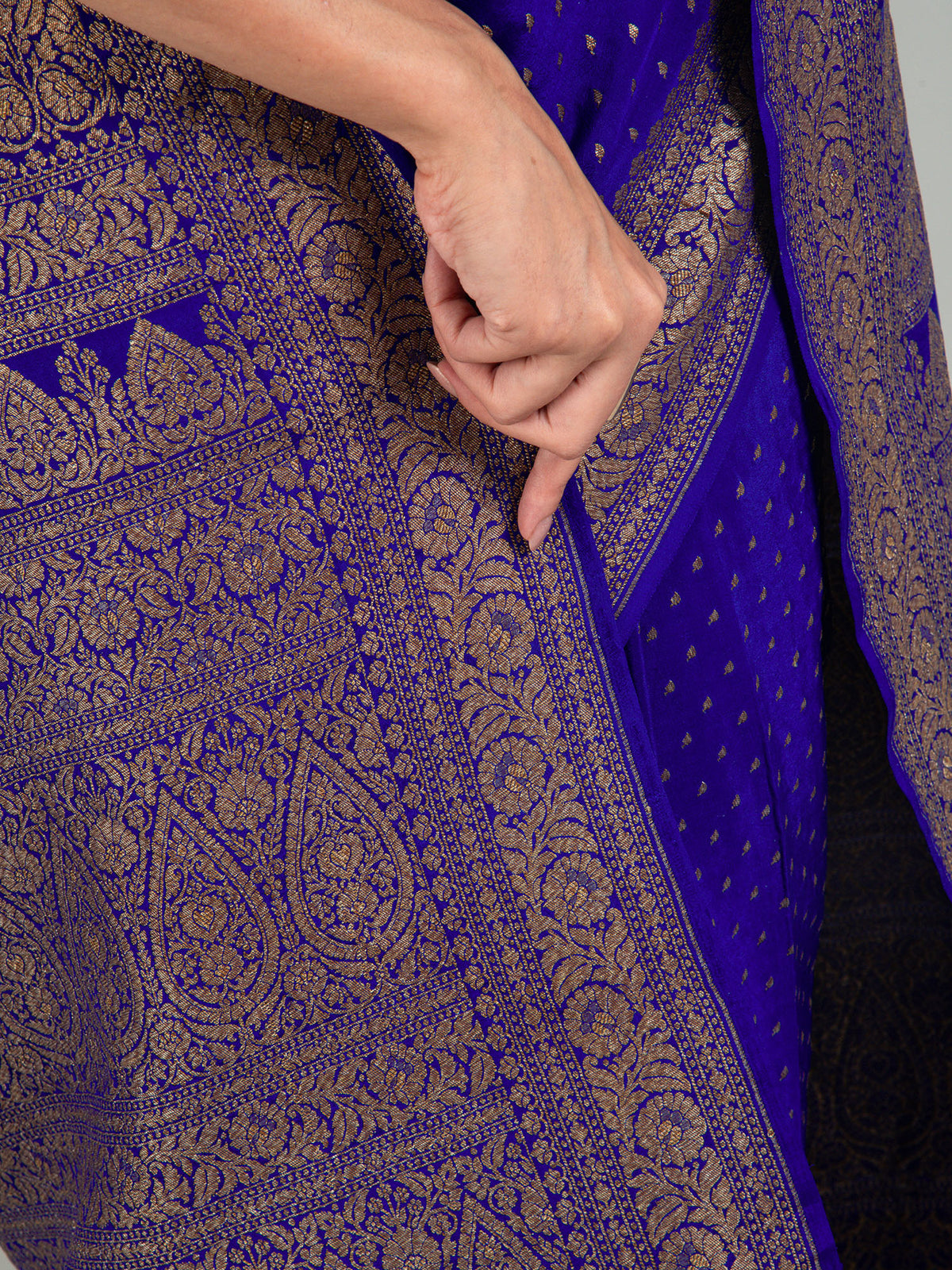 Dark Blue Booti Crepe Silk Handloom Banarasi Saree