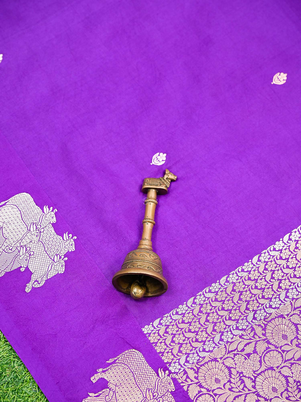 Purple Booti Katan Silk Handloom Banarasi Saree