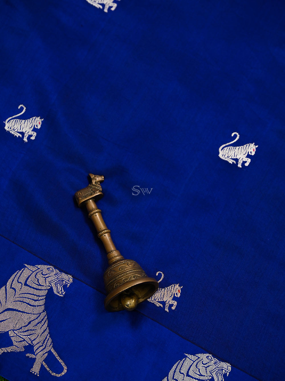 Dark Royal Blue Meenakari Booti Katan Silk Handloom Banarasi Saree - Sacred Weaves