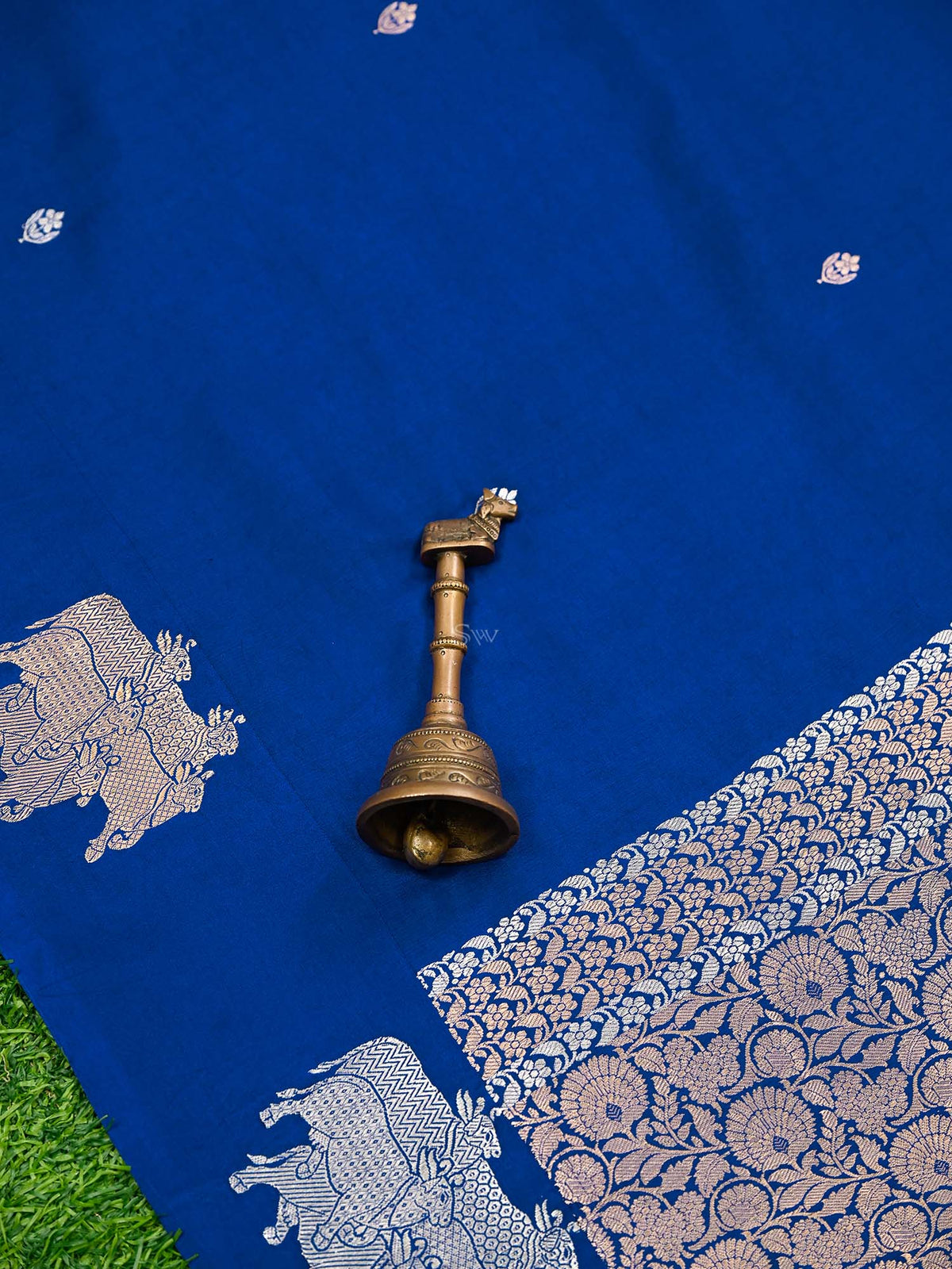 Blue Booti Katan Silk Handloom Banarasi Saree