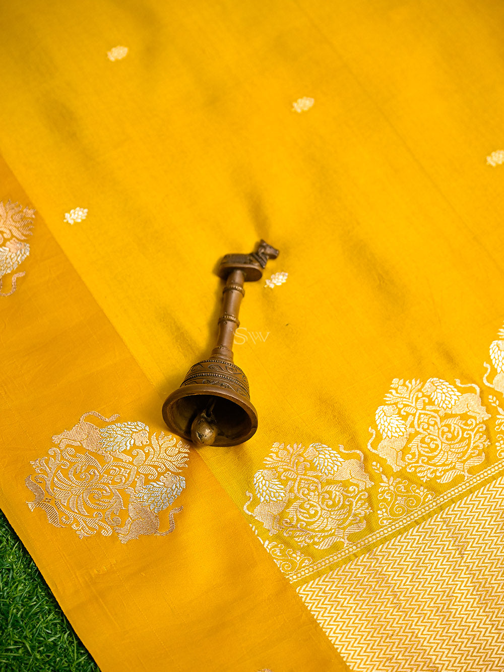 Mustard Booti Katan Silk Handloom Banarasi Saree
