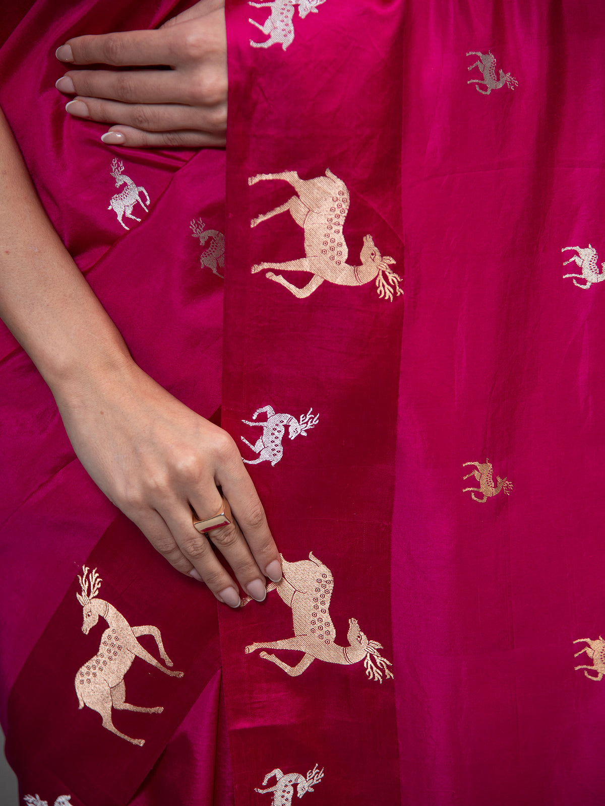 Dark Pink Booti Pure Silk Handloom Banarasi Saree