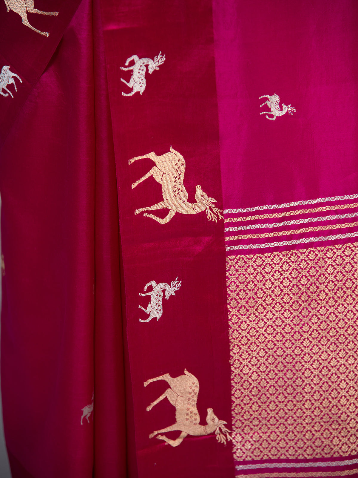 Dark Pink Booti Pure Silk Handloom Banarasi Saree