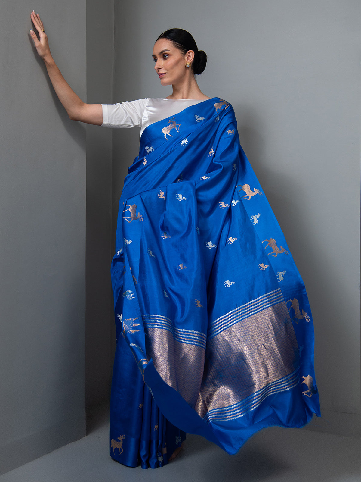 Royal Blue Booti Pure Silk Handloom Banarasi Saree