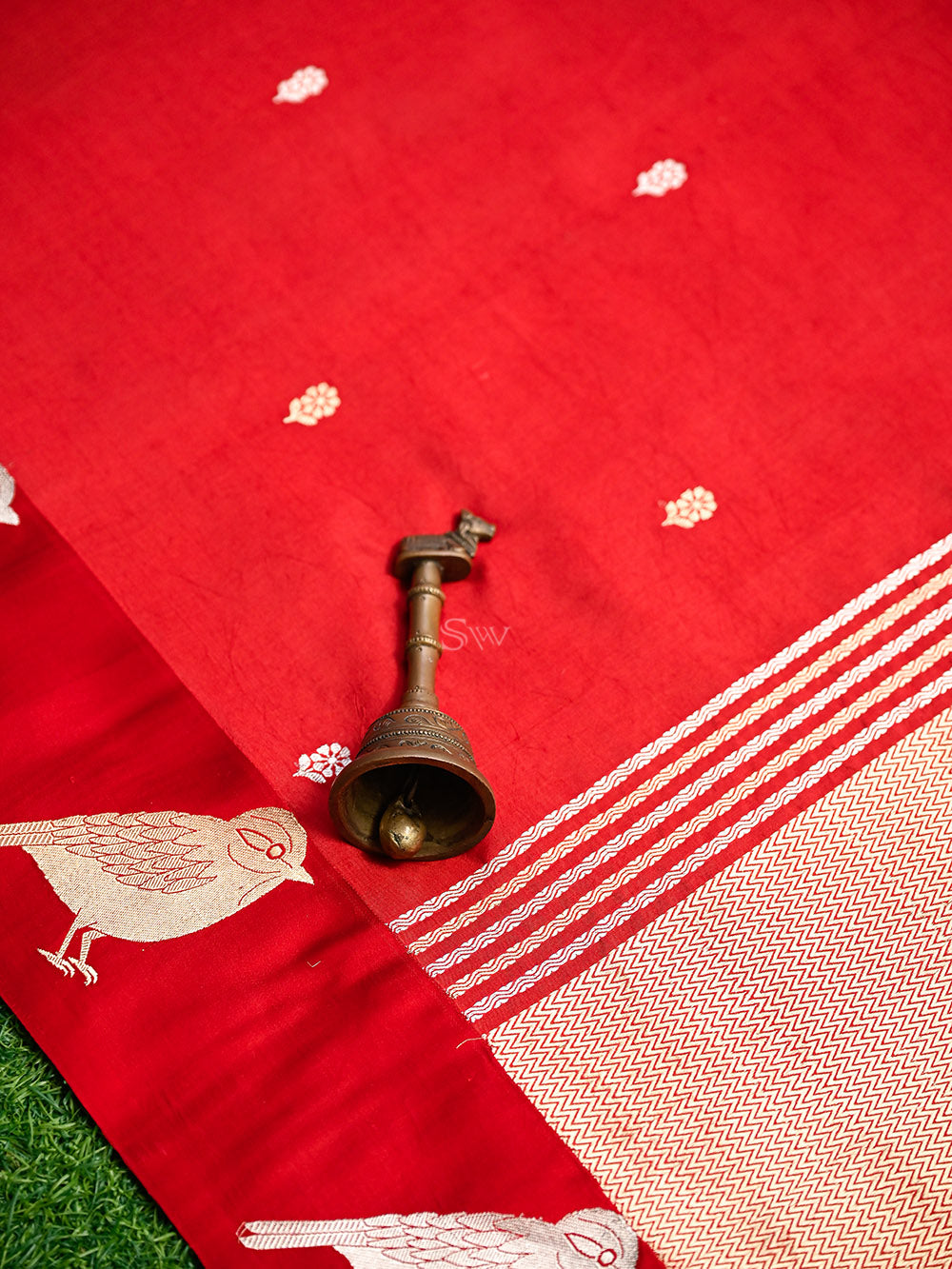 Red Booti Katan Silk Handloom Banarasi Saree