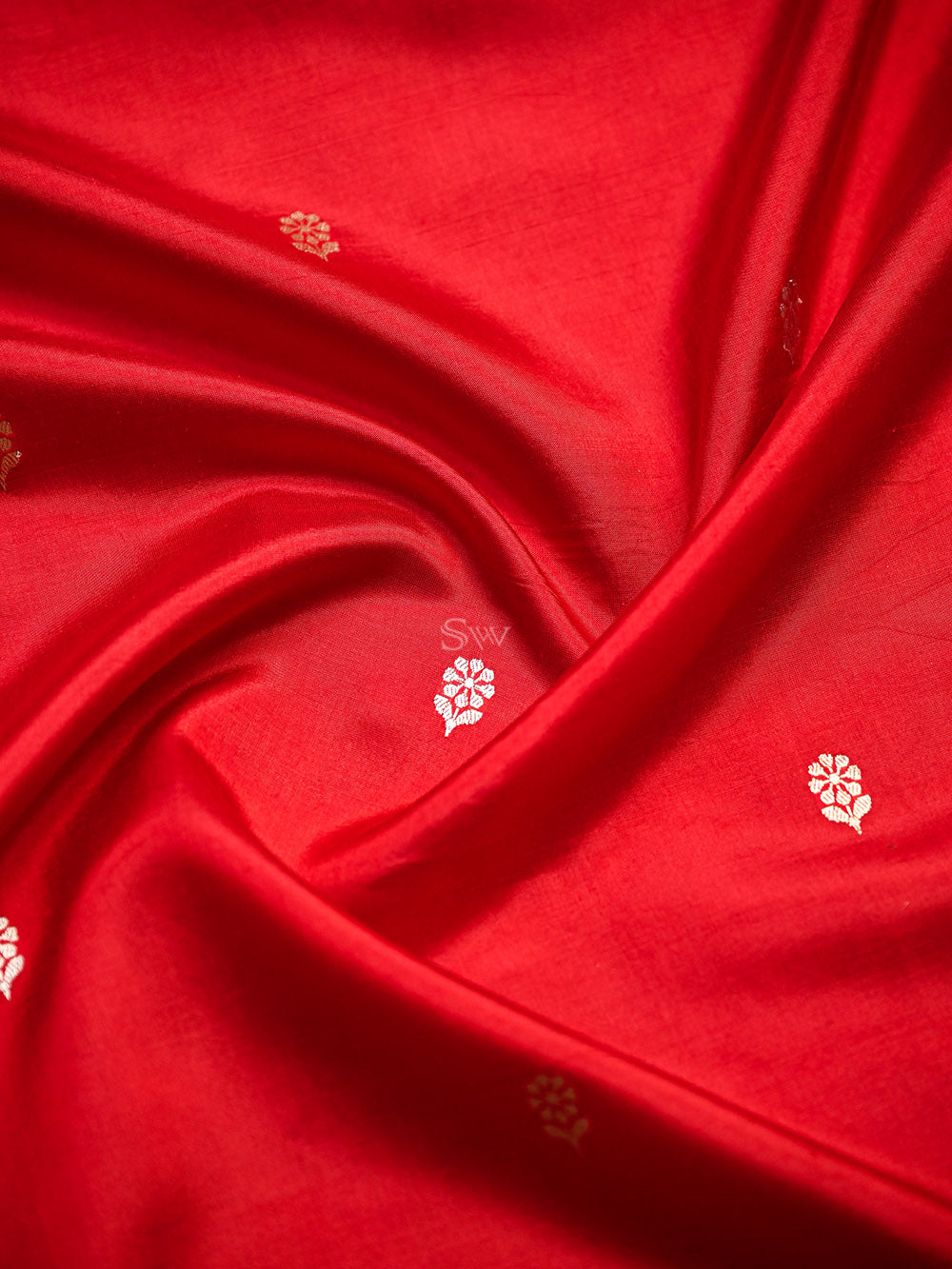 Red Booti Katan Silk Handloom Banarasi Saree