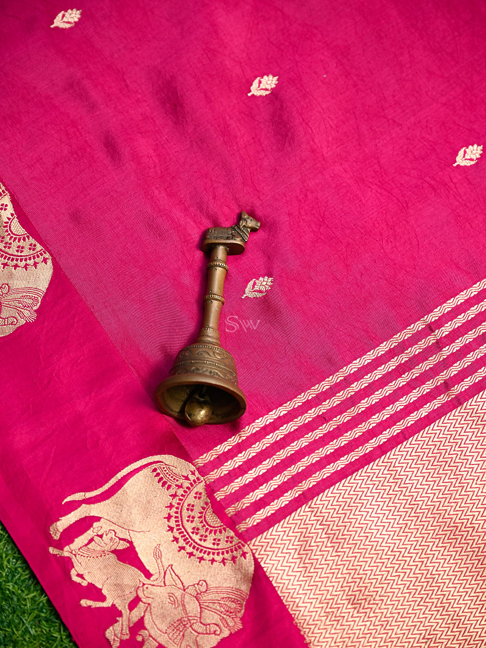 Dark Pink Booti Katan Silk Handloom Banarasi Saree
