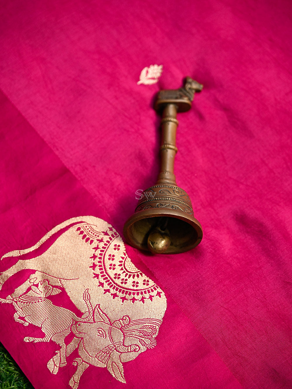 Dark Pink Booti Katan Silk Handloom Banarasi Saree