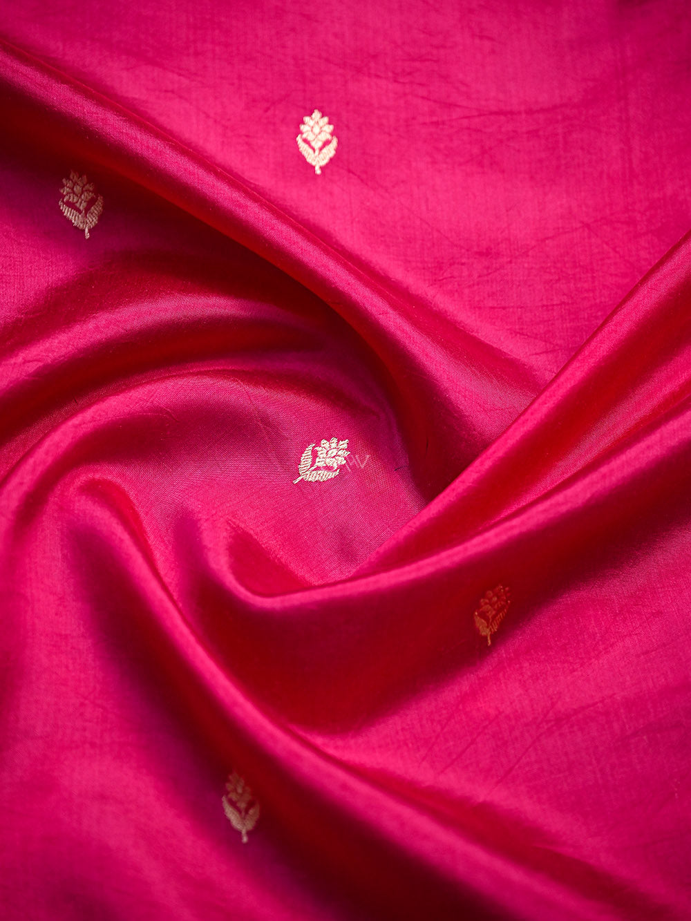 Dark Pink Booti Katan Silk Handloom Banarasi Saree