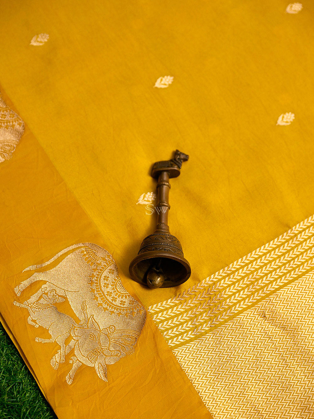 Mustard Booti Katan Silk Handloom Banarasi Saree