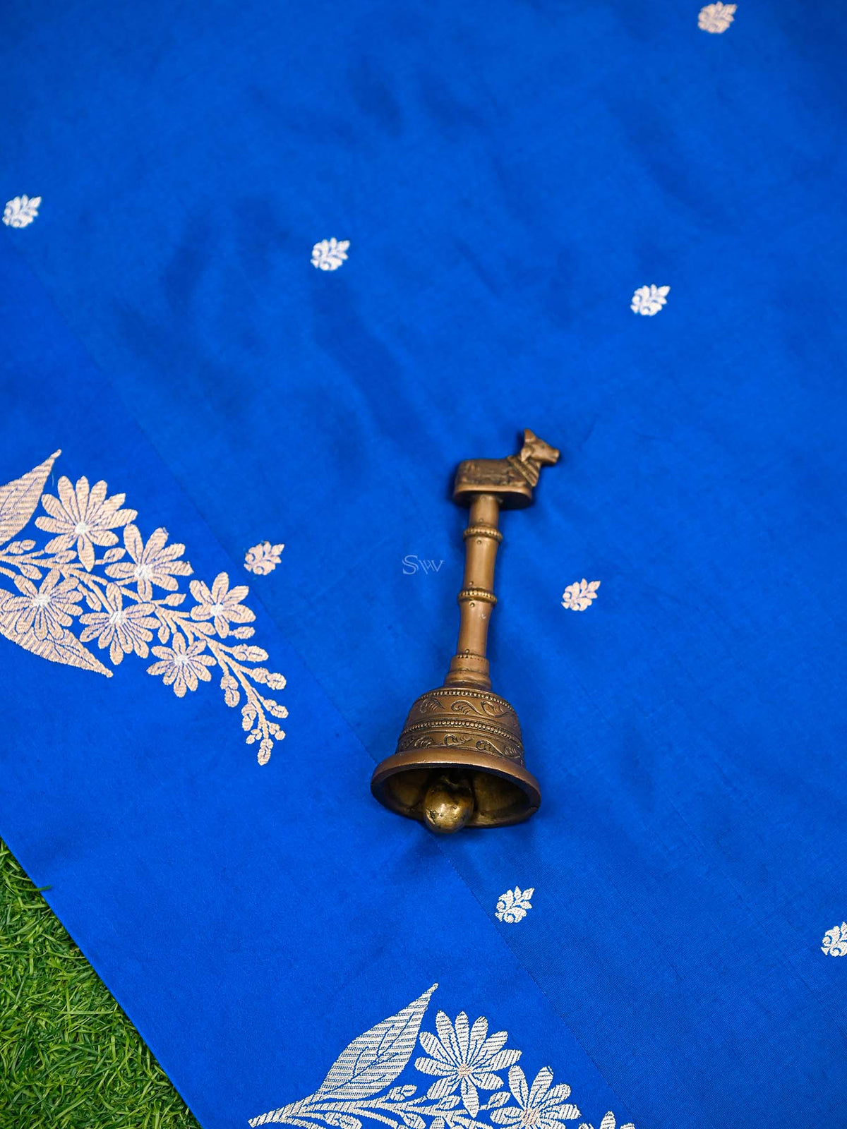 Royal Blue Booti Katan Silk Handloom Banarasi Saree