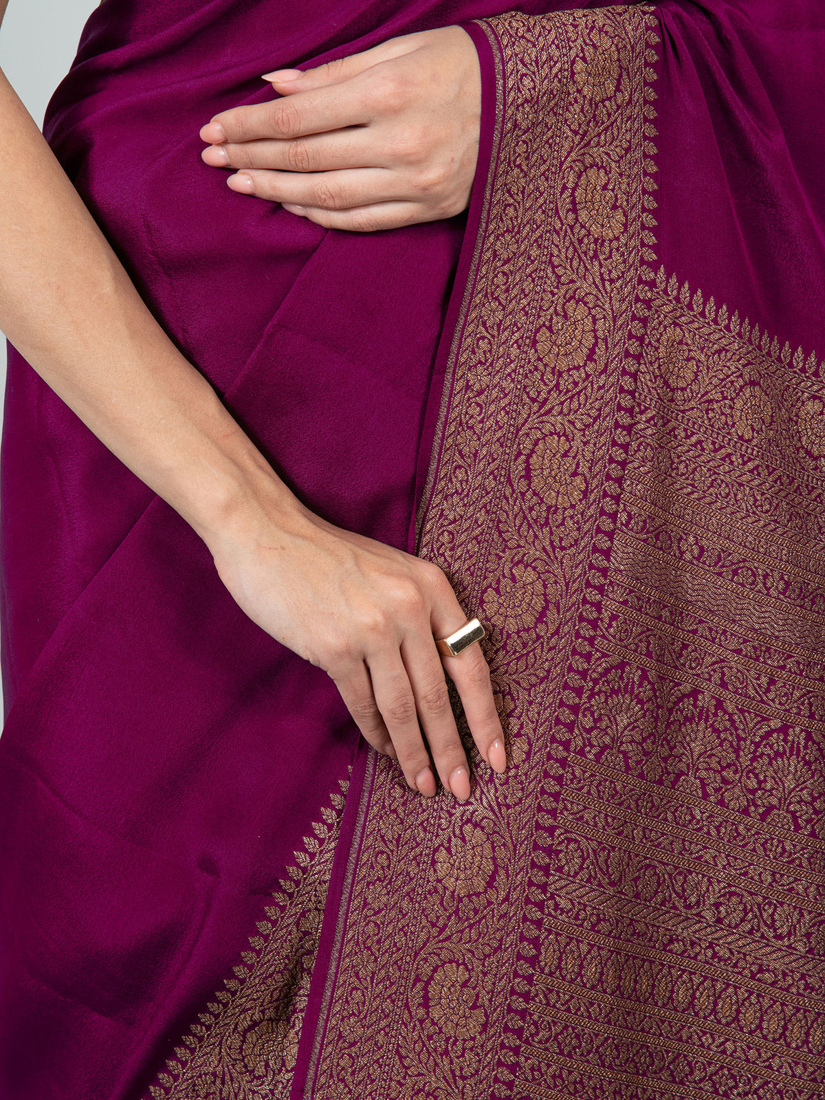 Dark Magenta Plain Crepe Silk Handloom Banarasi Saree