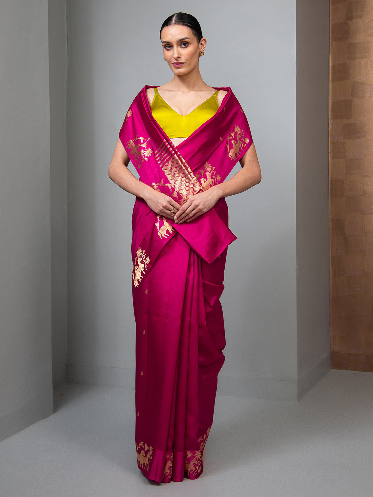 Dark Magenta Booti Pure Silk Handloom Banarasi Saree