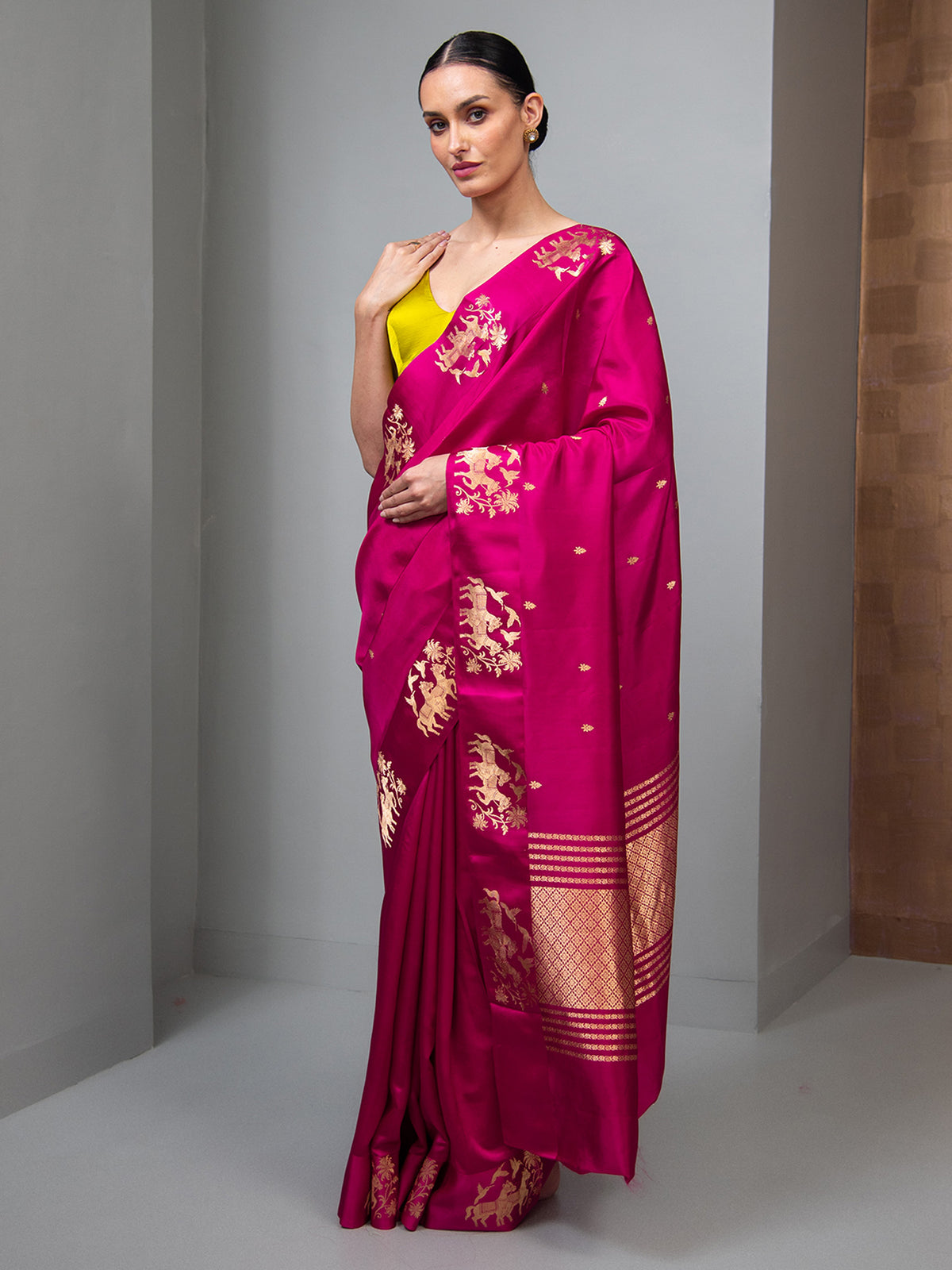 Dark Magenta Booti Pure Silk Handloom Banarasi Saree