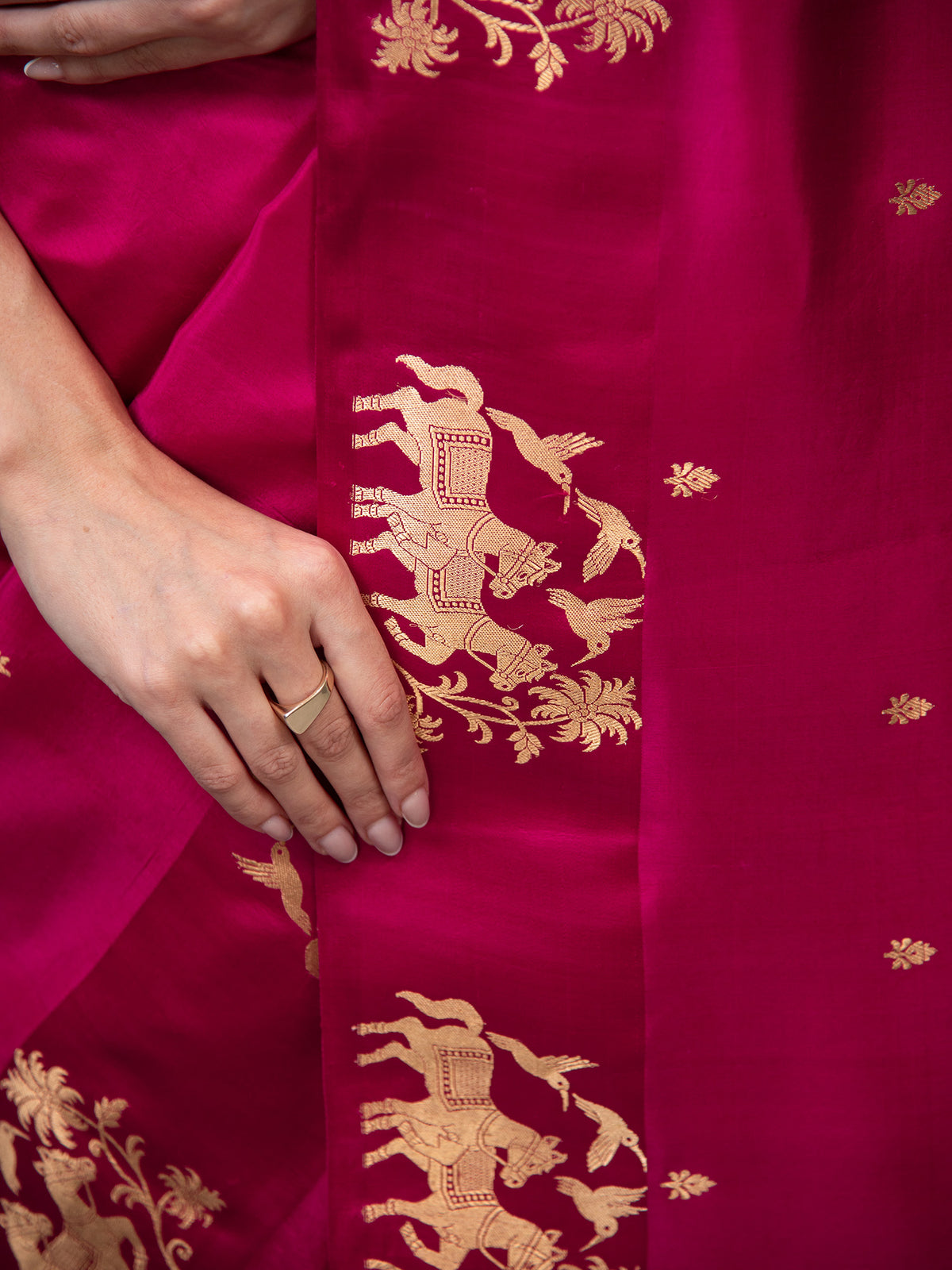 Dark Magenta Booti Pure Silk Handloom Banarasi Saree
