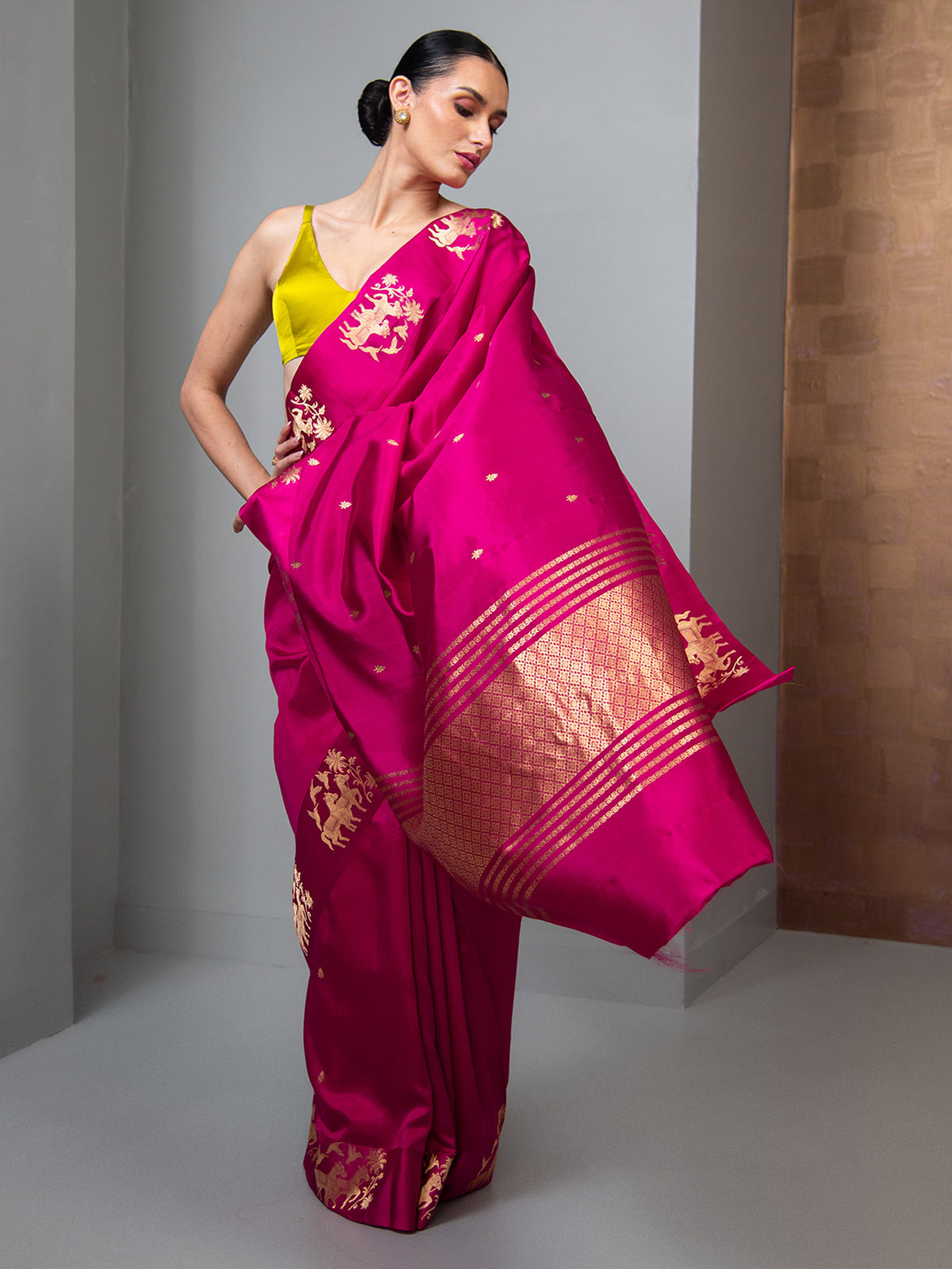 Dark Magenta Booti Pure Silk Handloom Banarasi Saree
