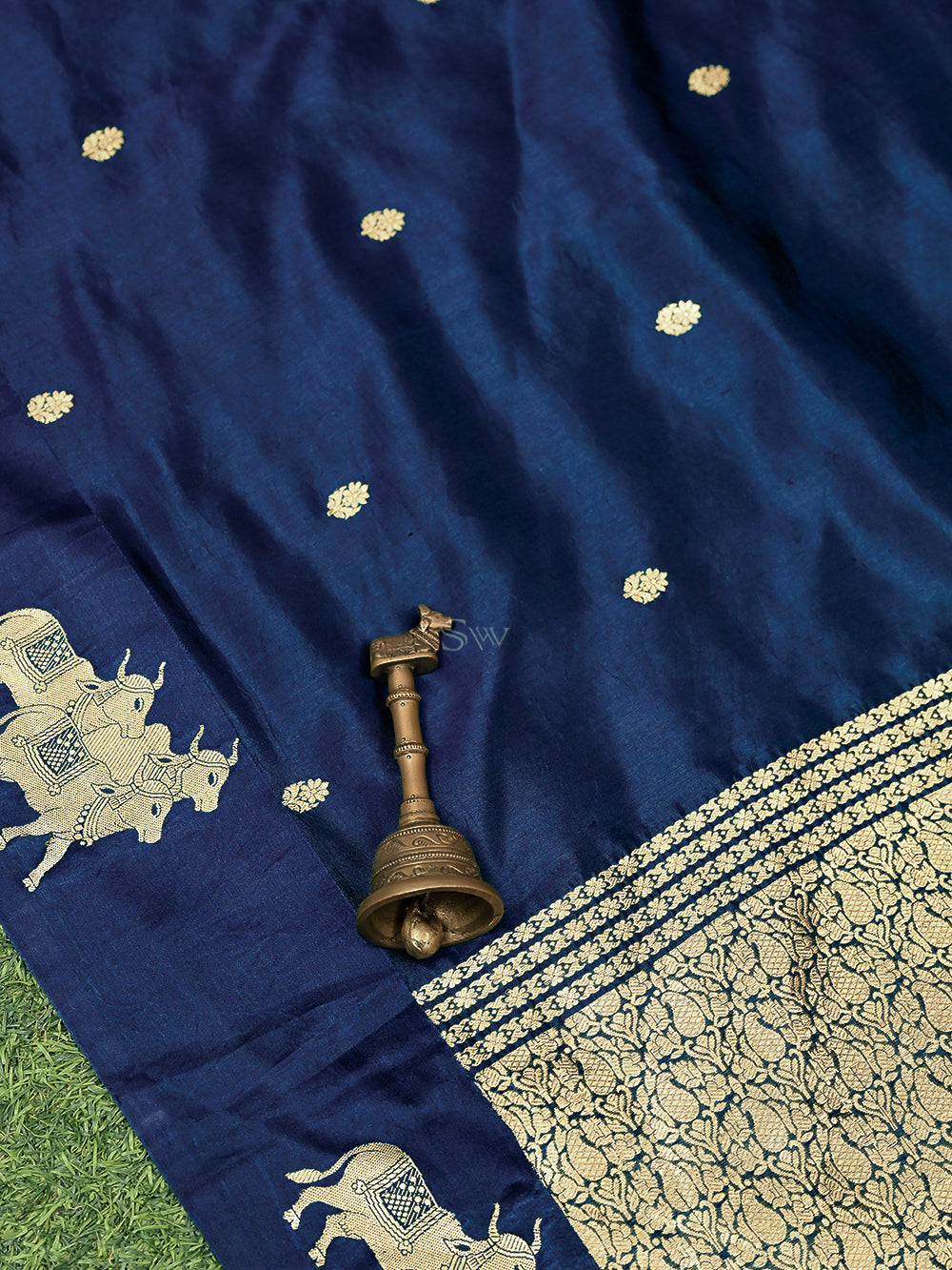 Blue Booti Pure Silk Handloom Banarasi Saree
