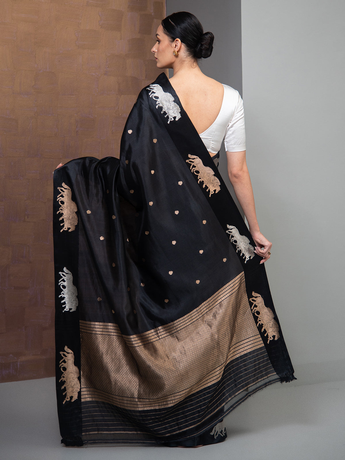 Black Booti Pure Silk Handloom Banarasi Saree