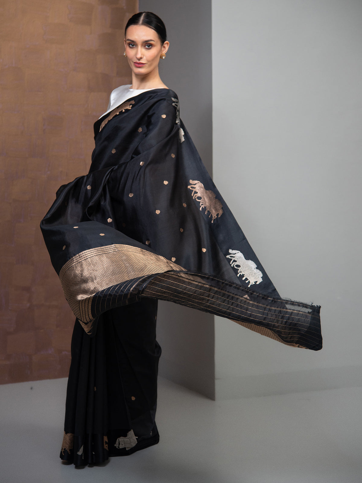 Black Booti Pure Silk Handloom Banarasi Saree