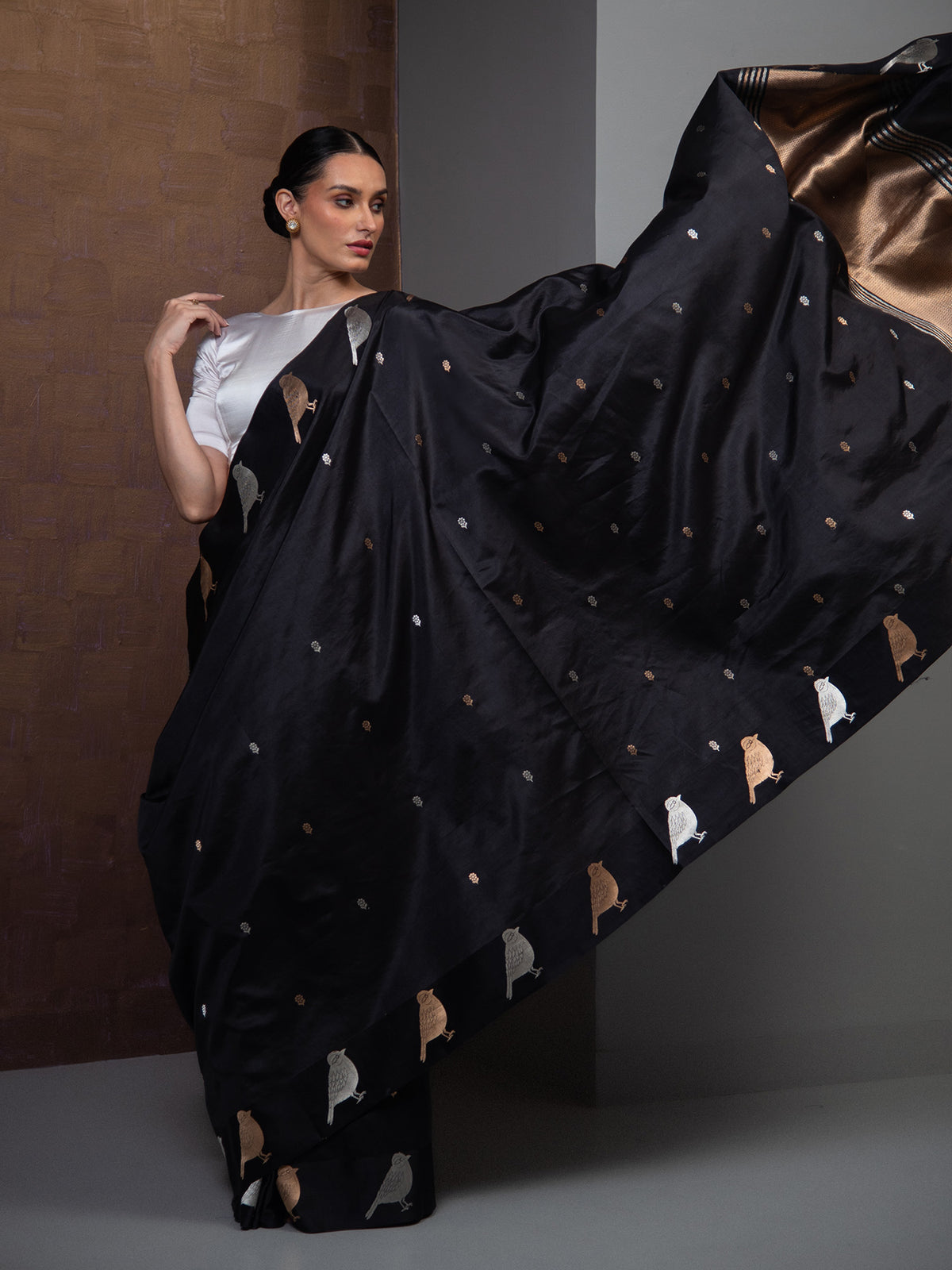 Black Booti Pure Silk Handloom Banarasi Saree