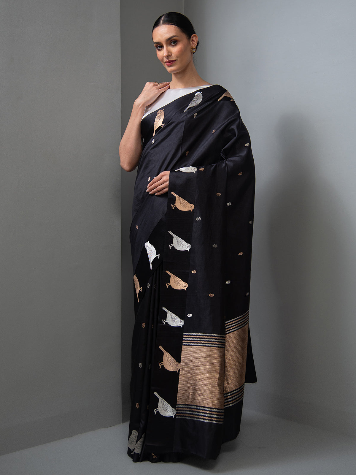 Black Booti Pure Silk Handloom Banarasi Saree