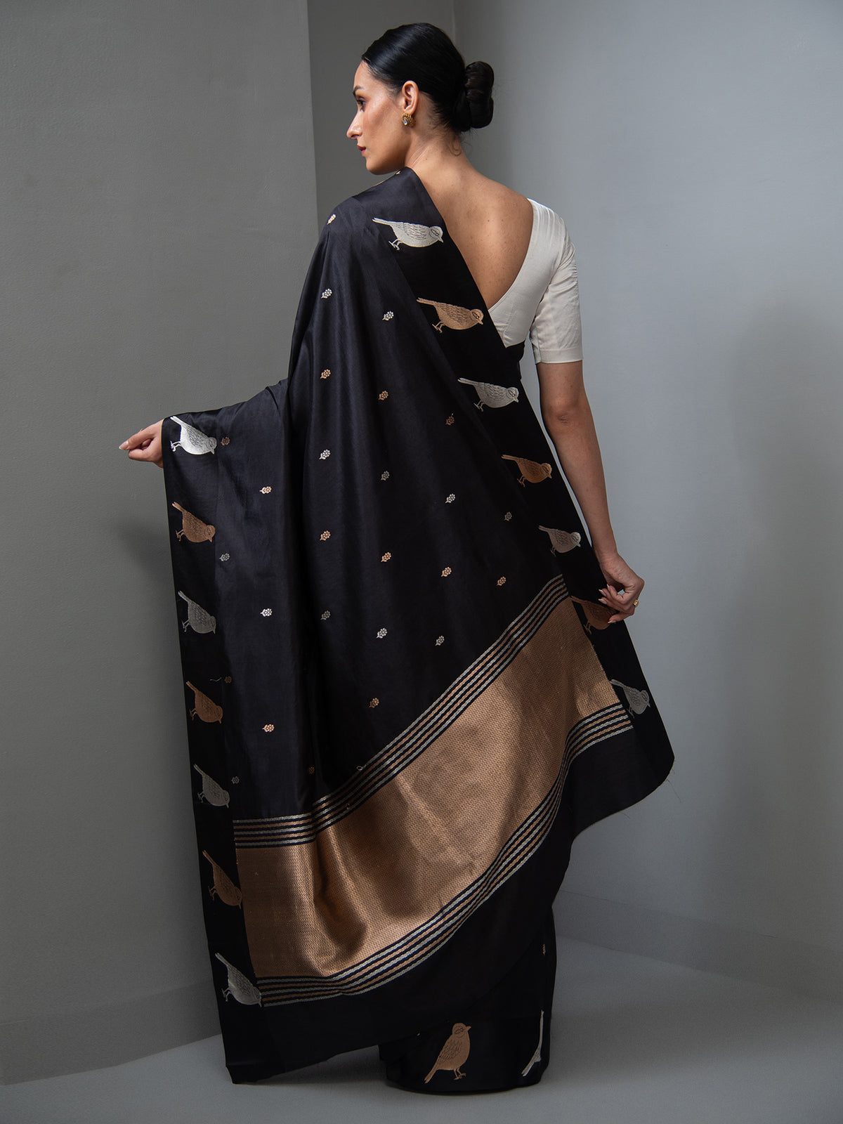 Black Booti Pure Silk Handloom Banarasi Saree