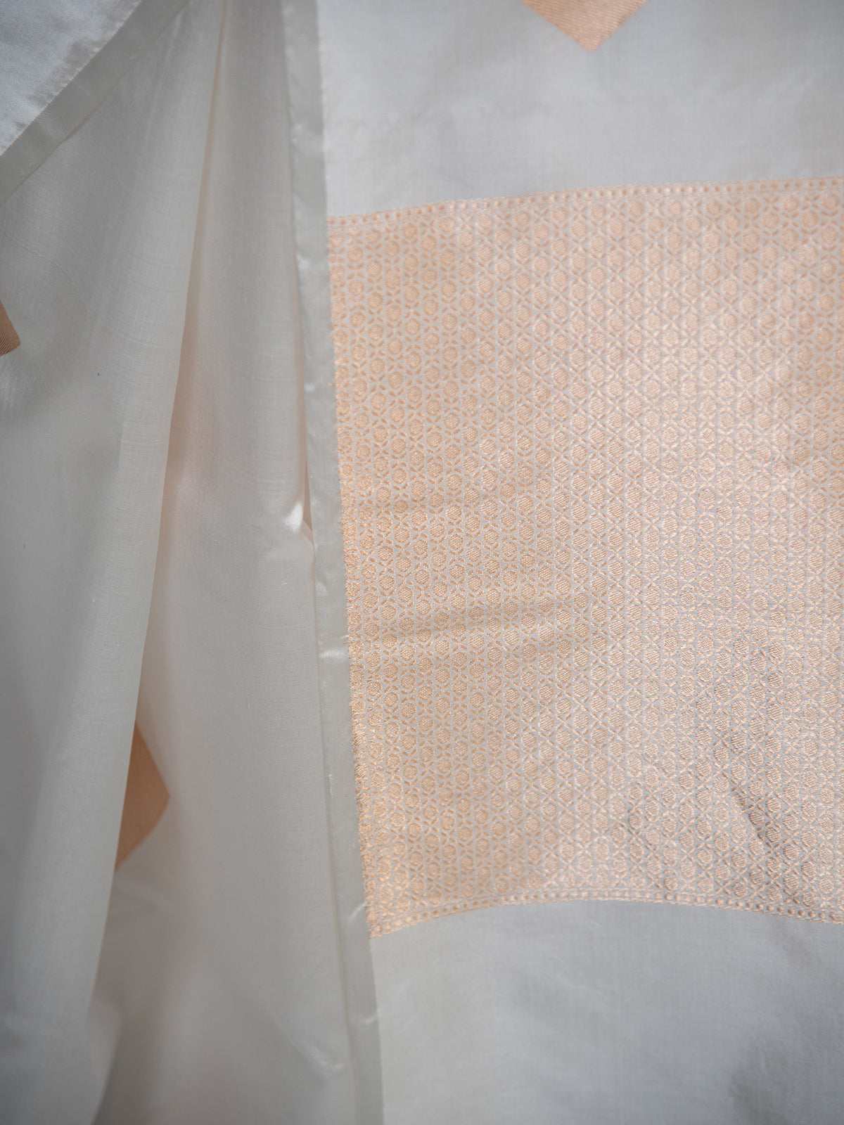 Off-White Boota Pure Silk Handloom Banarasi Saree