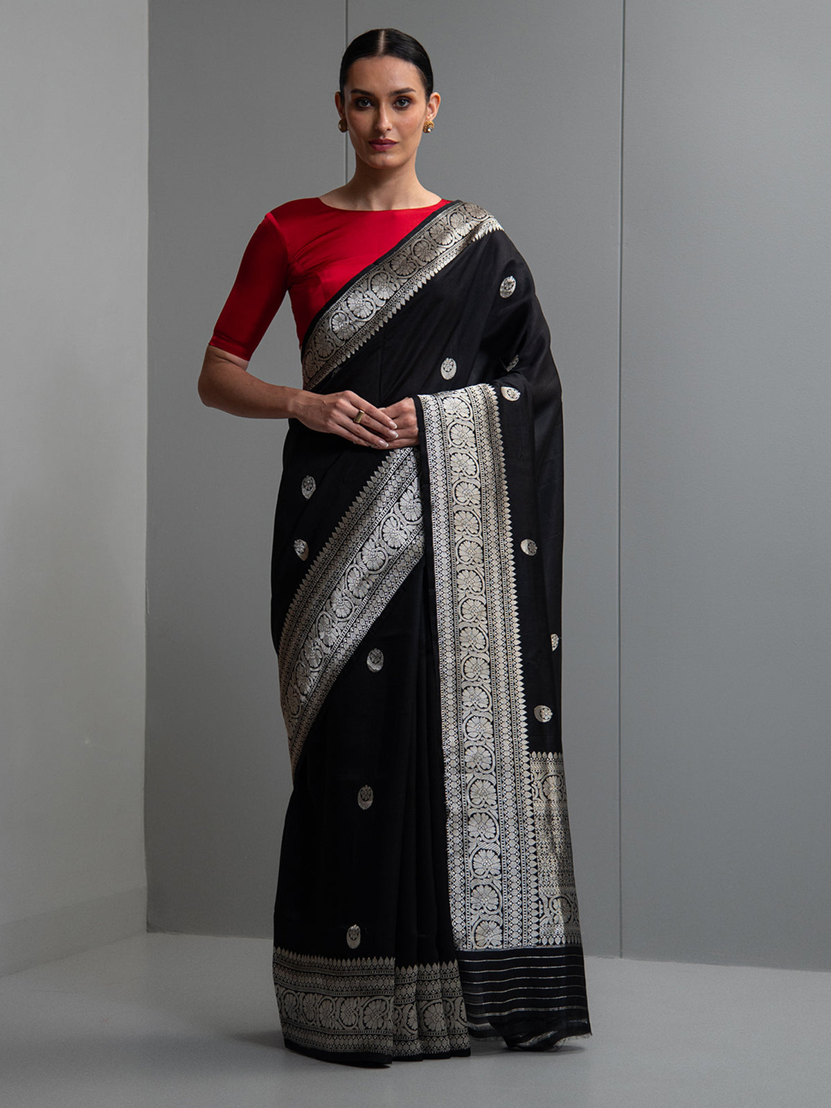 Black Booti Katan Silk Handloom Banarasi Saree