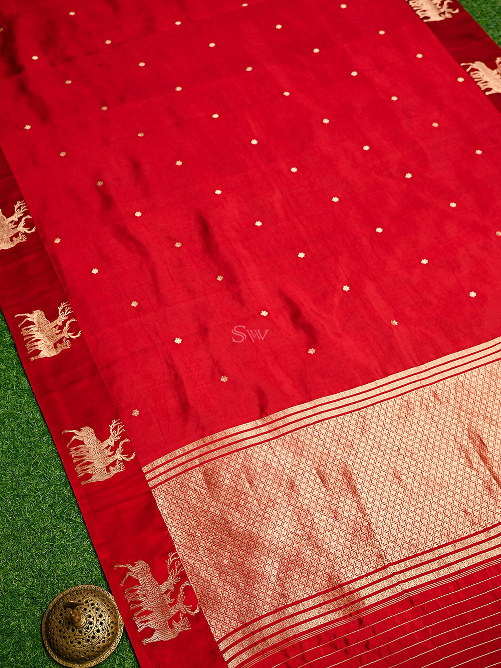 Dark Red Booti Katan Silk Handloom Banarasi Saree