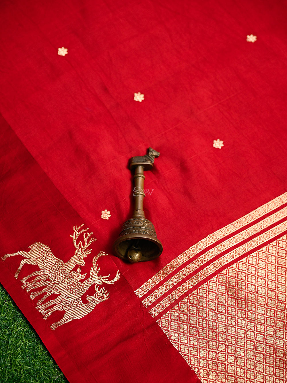 Dark Red Booti Katan Silk Handloom Banarasi Saree