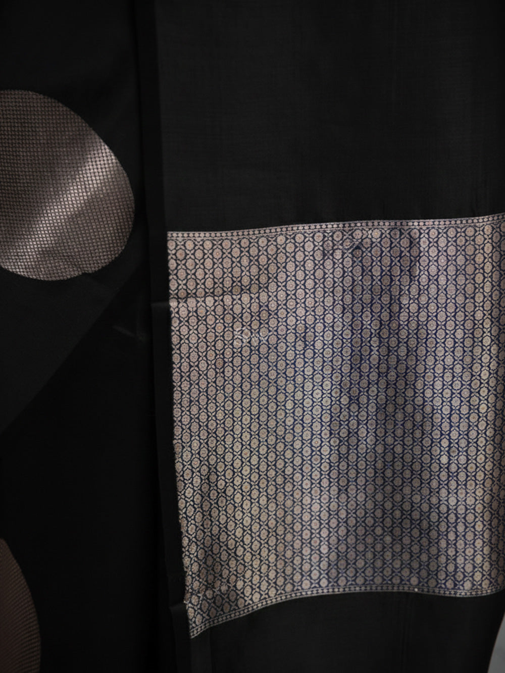 Black Boota Pure Silk Handloom Banarasi Saree - Sacred Weaves