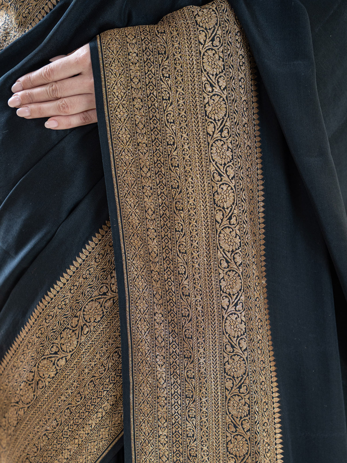 Black Plain Crepe Silk Handloom Banarasi Saree - Sacred Weaves