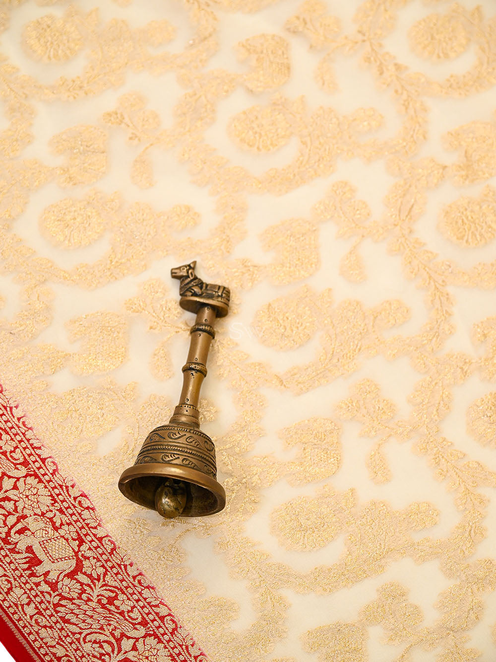 Cream Shikargah Jaal Khaddi Georgette Handloom Banarasi Saree - Sacred Weaves