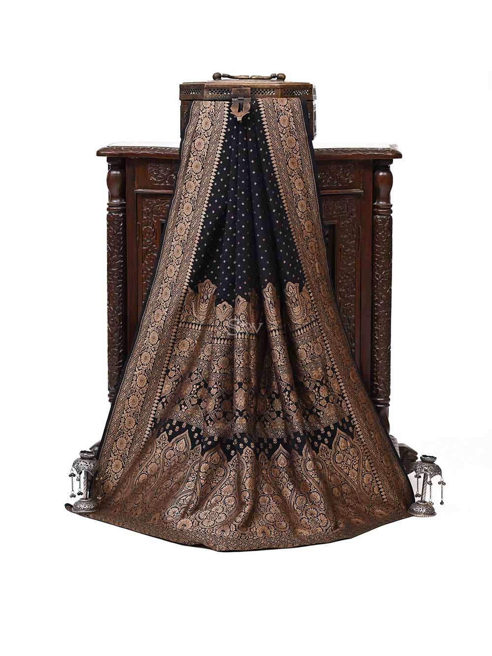 Black Crepe Silk Booti Handloom Banarasi Saree - Sacred Weaves