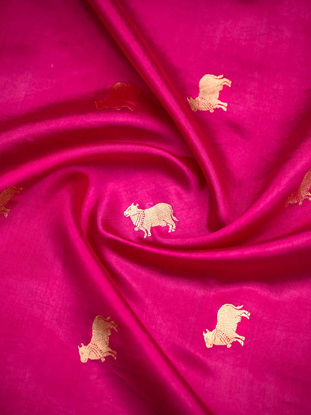 Dark Pink Shikargah Katan Silk Handloom Banarasi Dupatta - Sacred Weaves